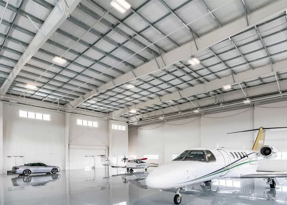 Hangar de estructura de metal de larga envergadura personalizado con sala de estar y área de oficina